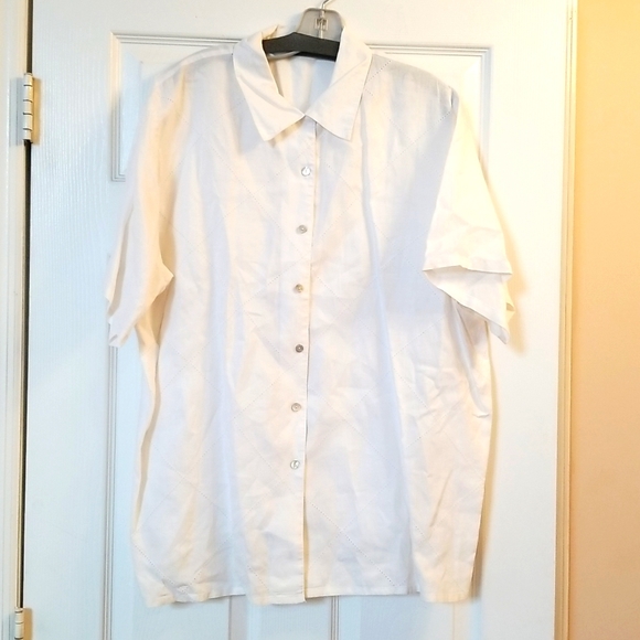 Woman's Plus Size Blouse - Picture 1 of 6